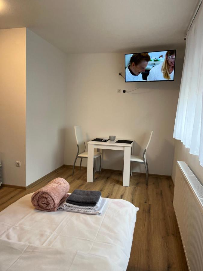 Opg - Zm Apartmani Martinovic Novska Esterno foto